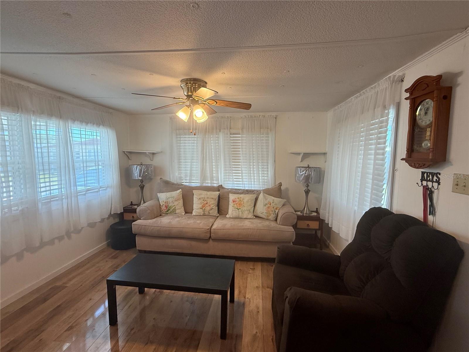 Image 3 of 27 For 38645 Remora Avenue