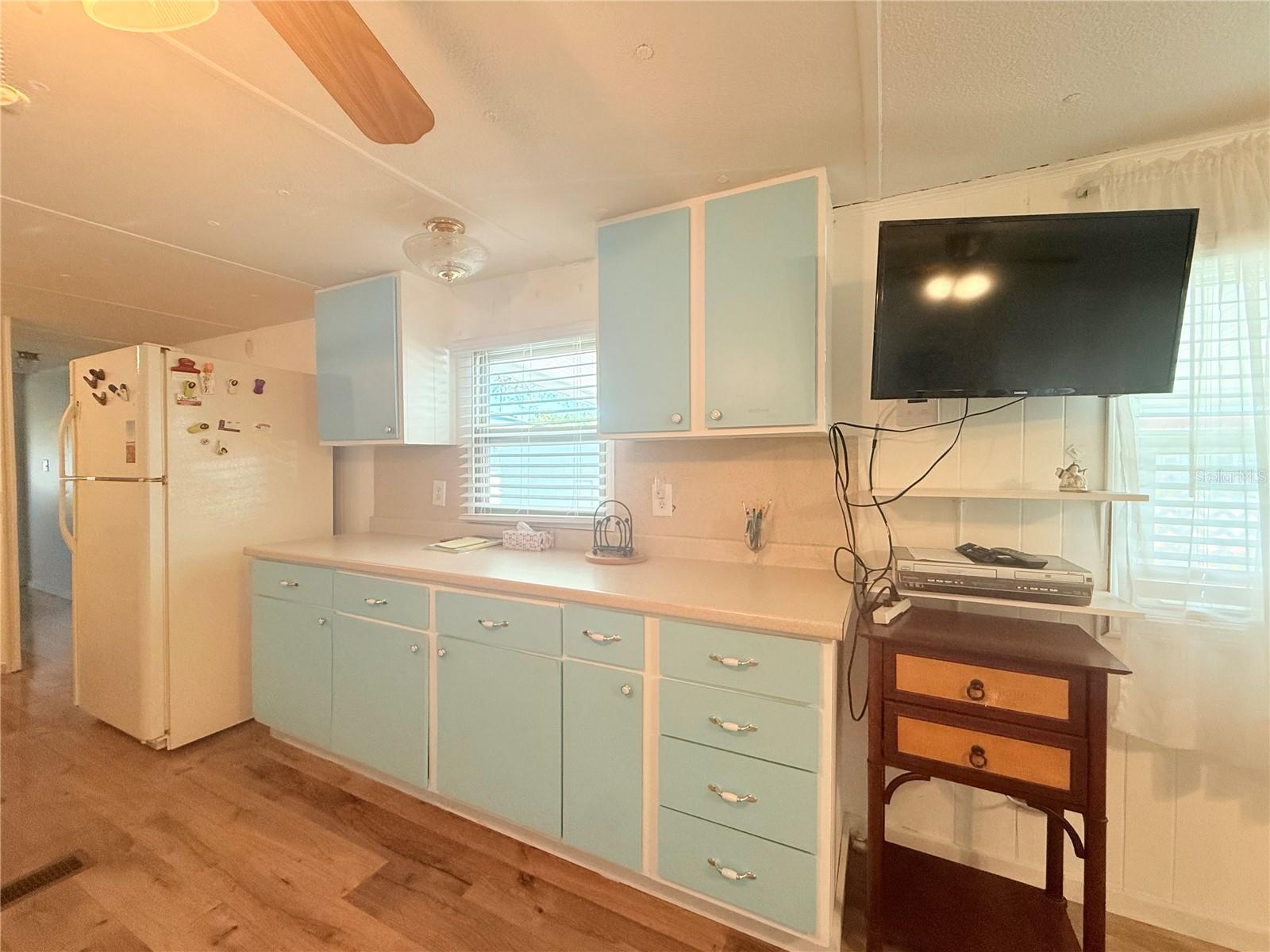 Image 6 of 27 For 38645 Remora Avenue