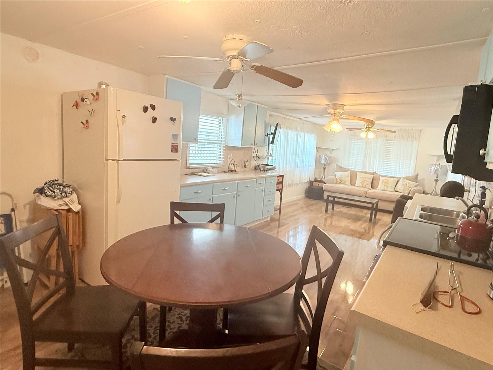 Image 9 of 27 For 38645 Remora Avenue