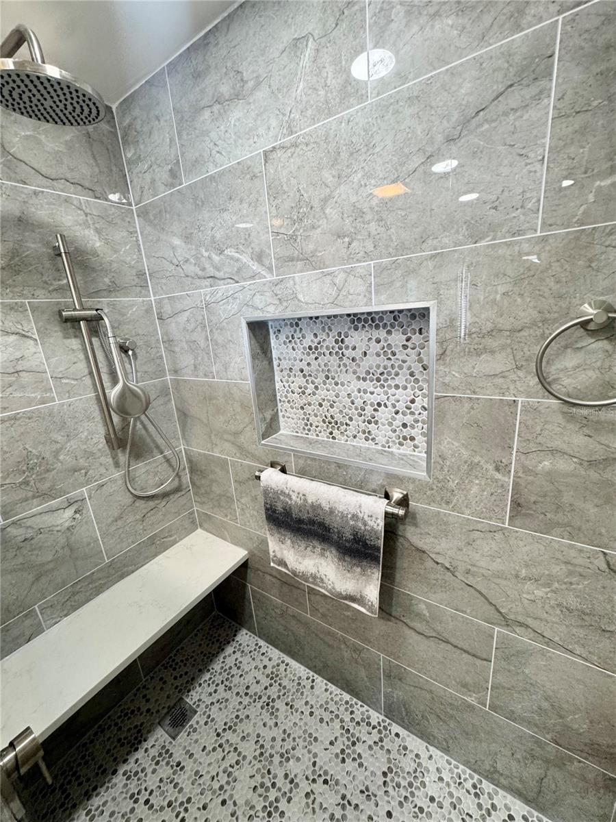 Image 17 of 74 For 5700 Escondida Boulevard S 403