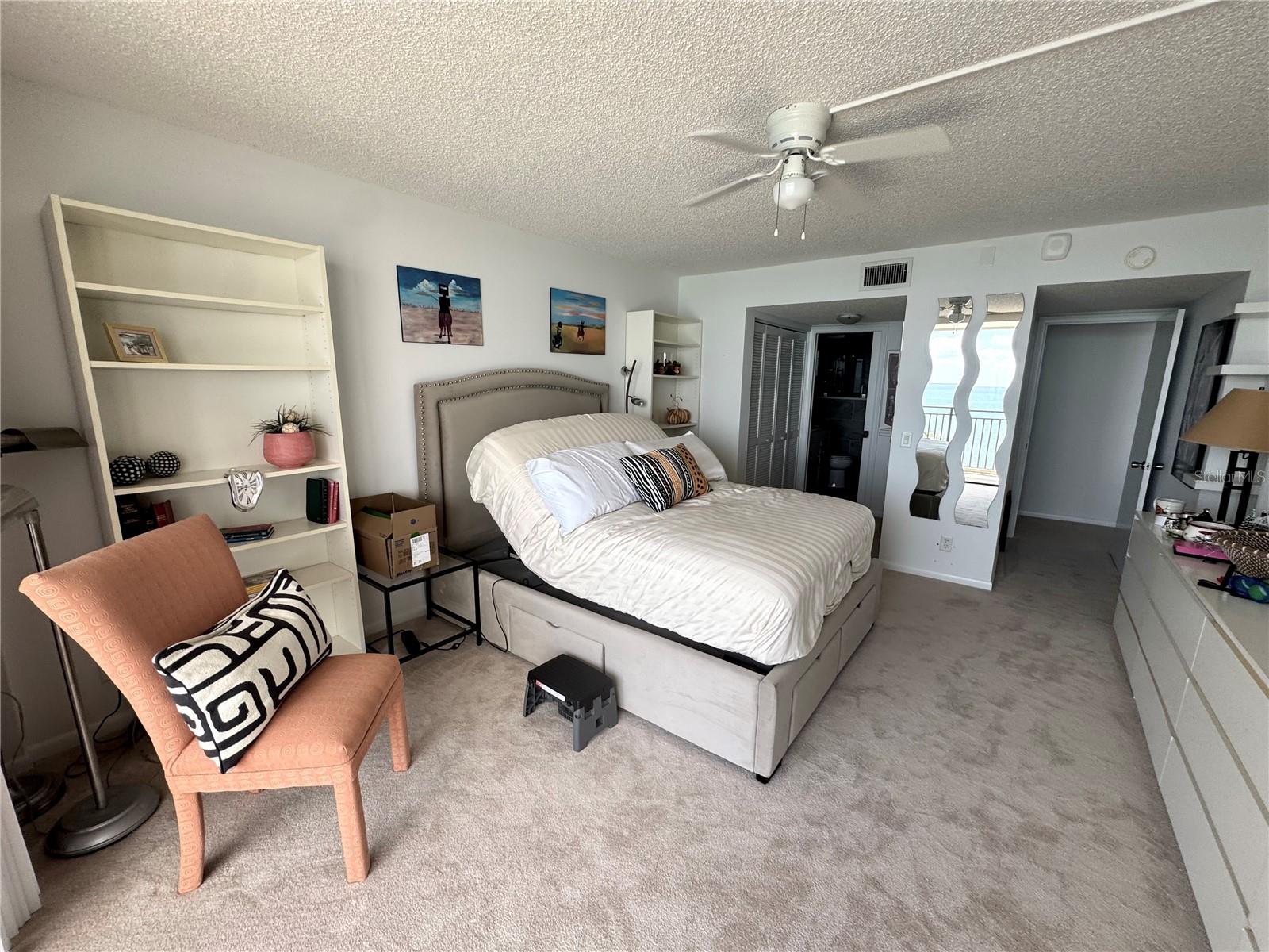 Image 23 of 74 For 5700 Escondida Boulevard S 403