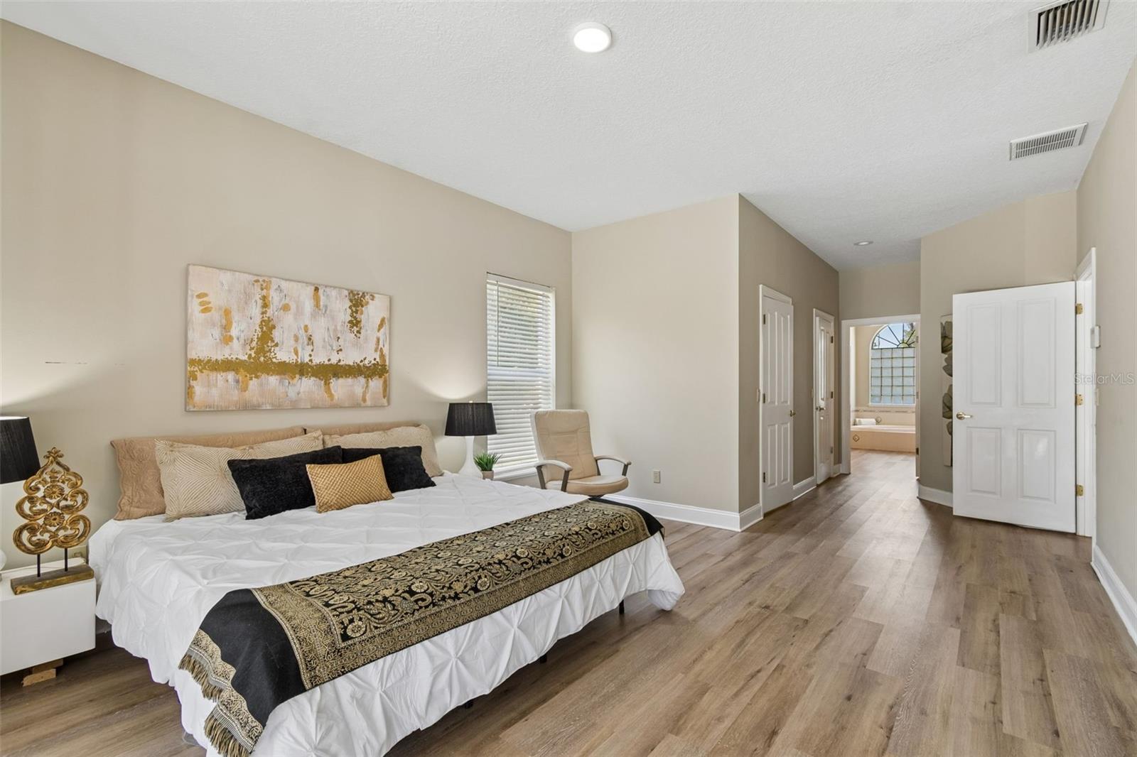 Image 27 of 56 For 19623 Lake Osceola Lane