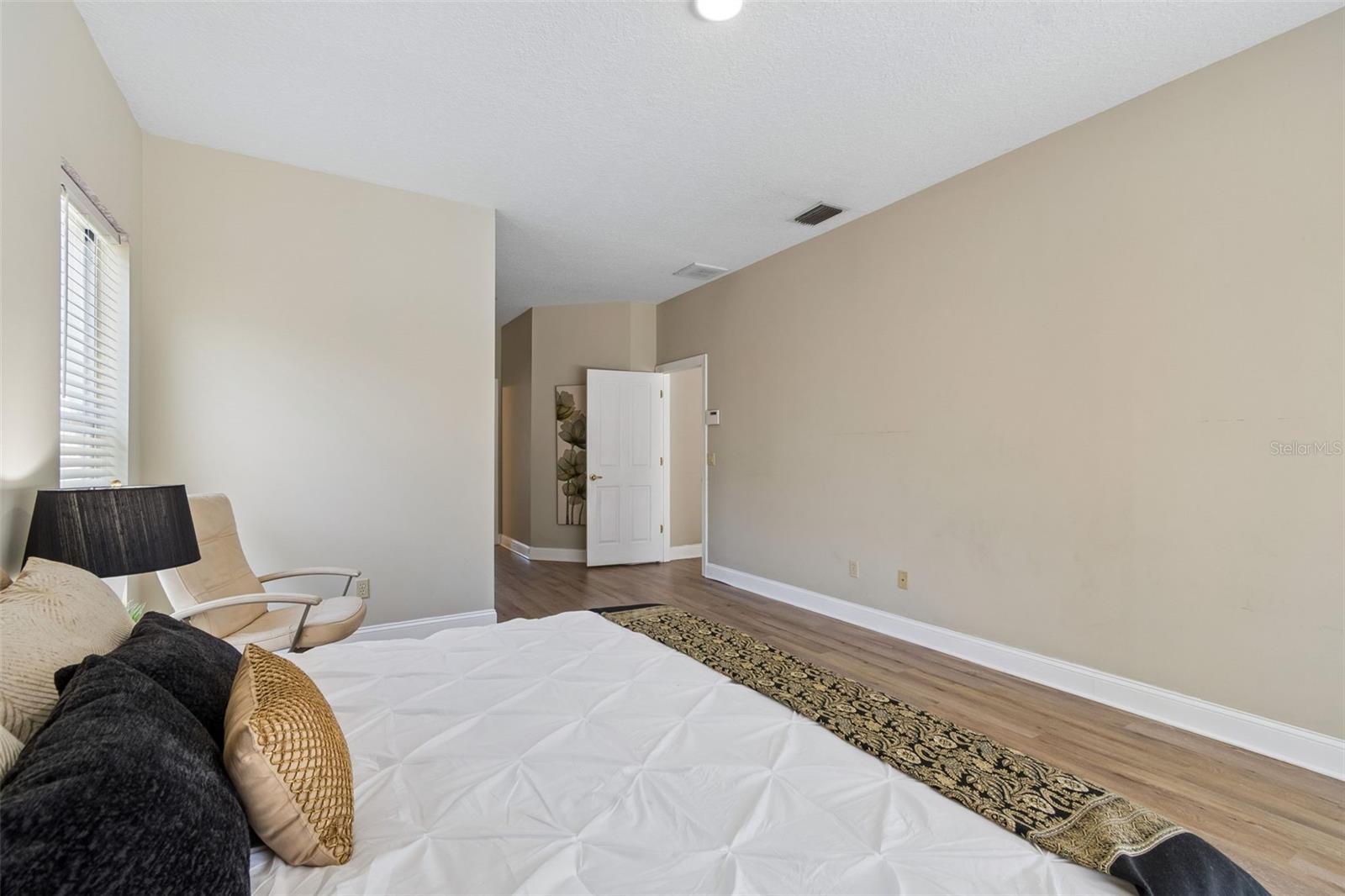 Image 28 of 56 For 19623 Lake Osceola Lane