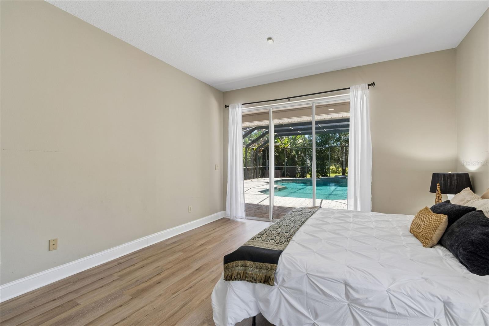 Image 29 of 56 For 19623 Lake Osceola Lane