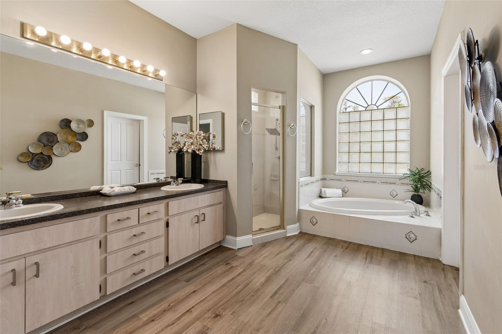 Image 34 of 56 For 19623 Lake Osceola Lane