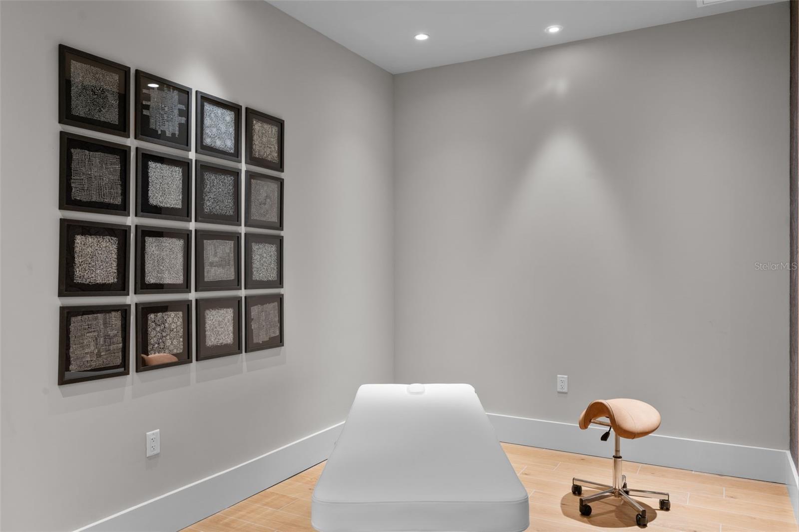 Image 13 of 24 For 275 1st Avenue S 1405