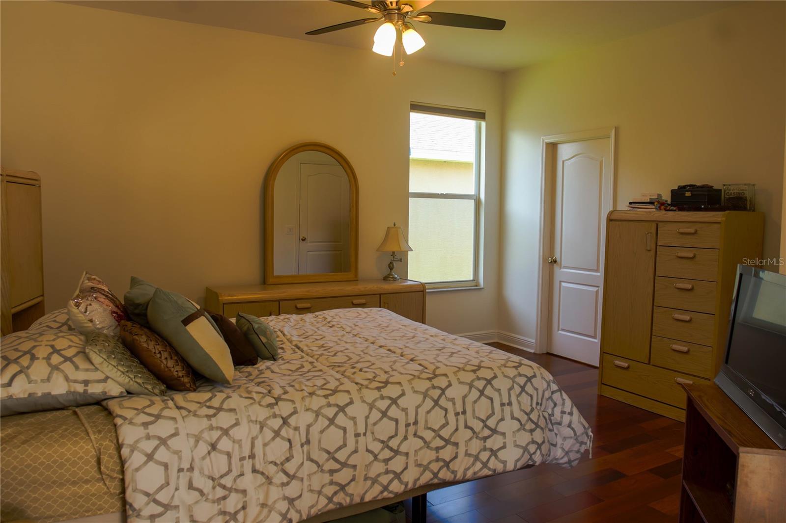 Image 21 of 33 For 18012 Sparrows Nest Drive