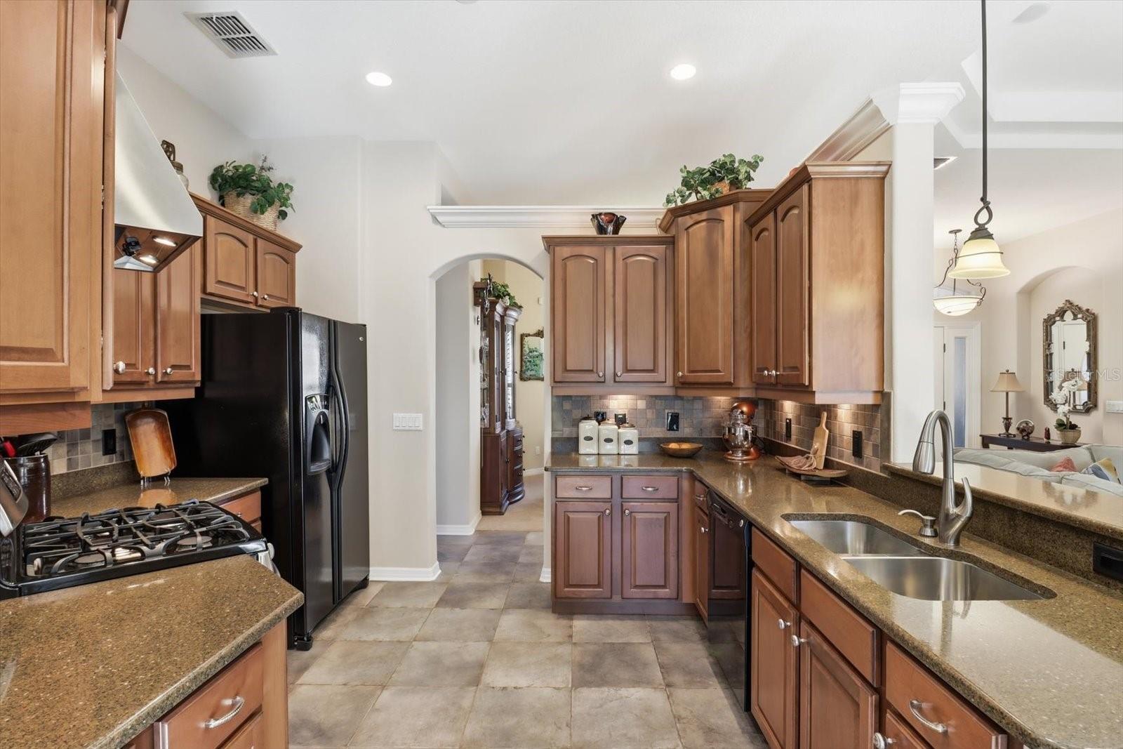 Image 16 of 48 For 6 Carnation Court