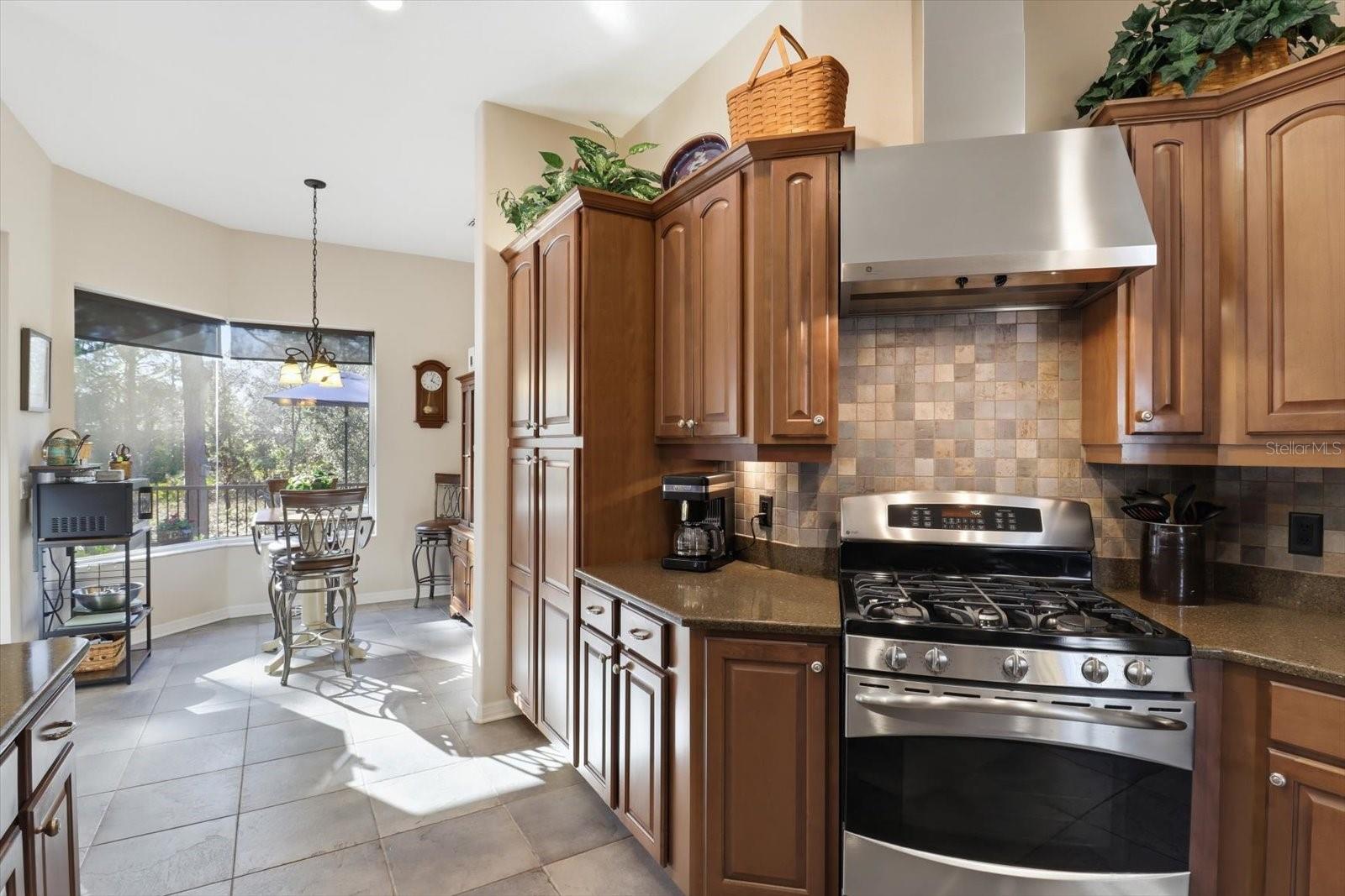 Image 19 of 48 For 6 Carnation Court