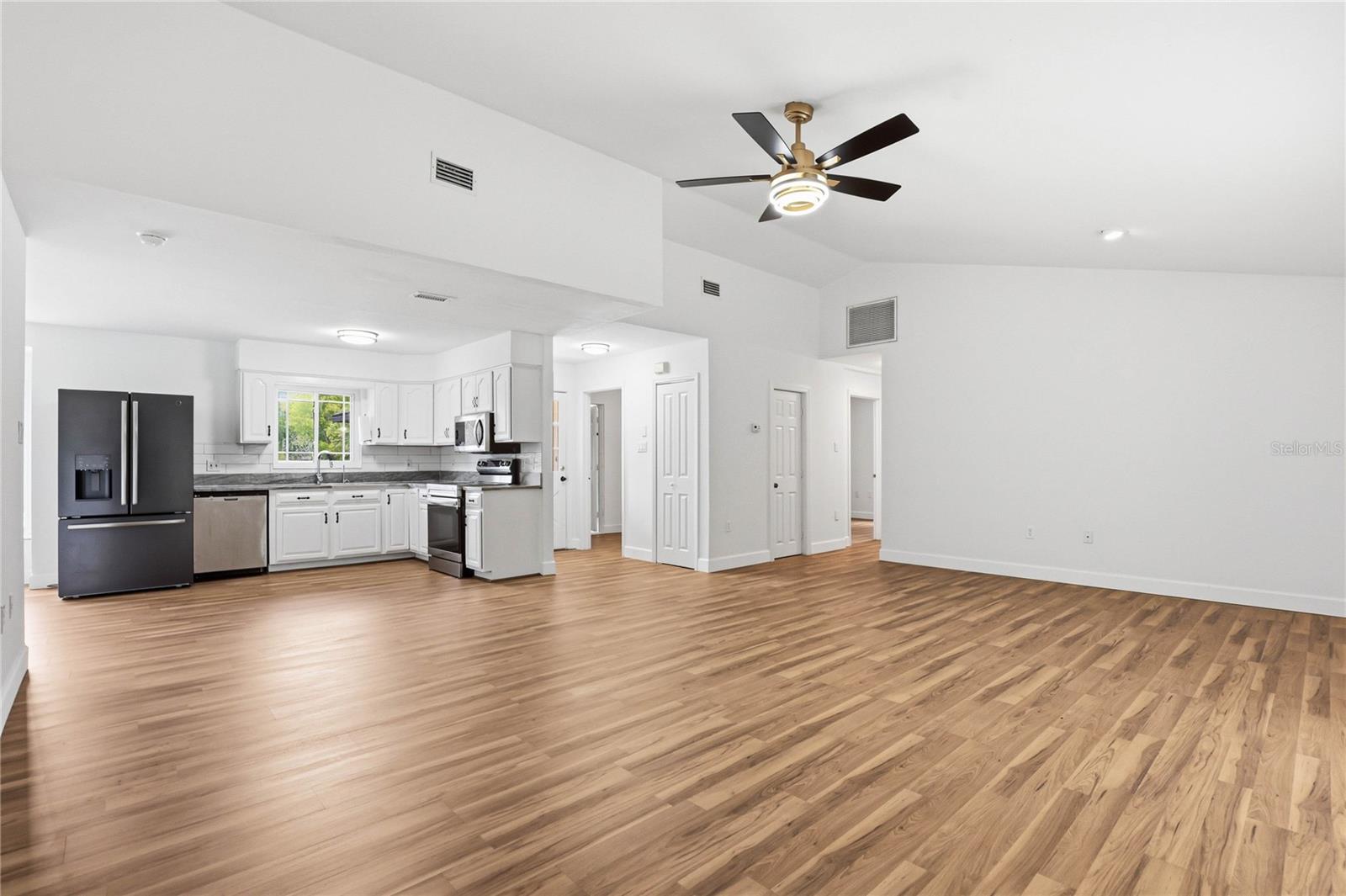 Image 25 of 98 For 403 Wendel Avenue