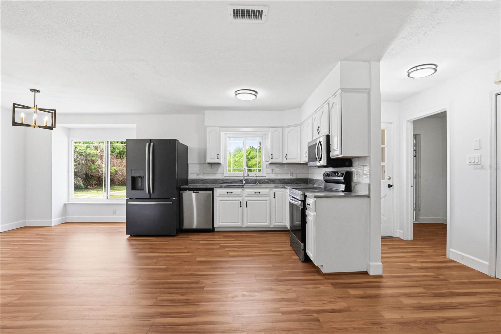 Image 35 of 98 For 403 Wendel Avenue