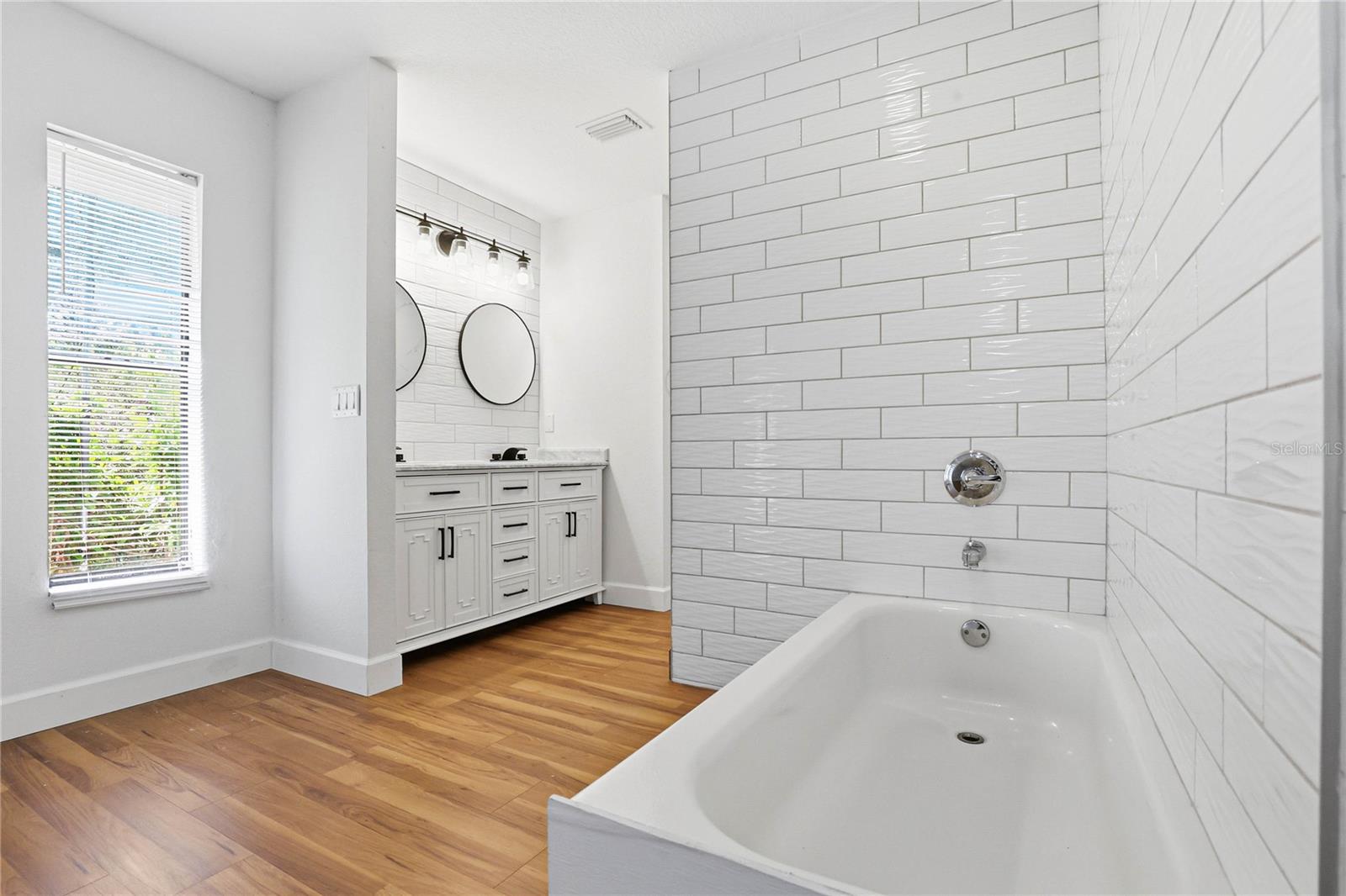 Image 56 of 98 For 403 Wendel Avenue