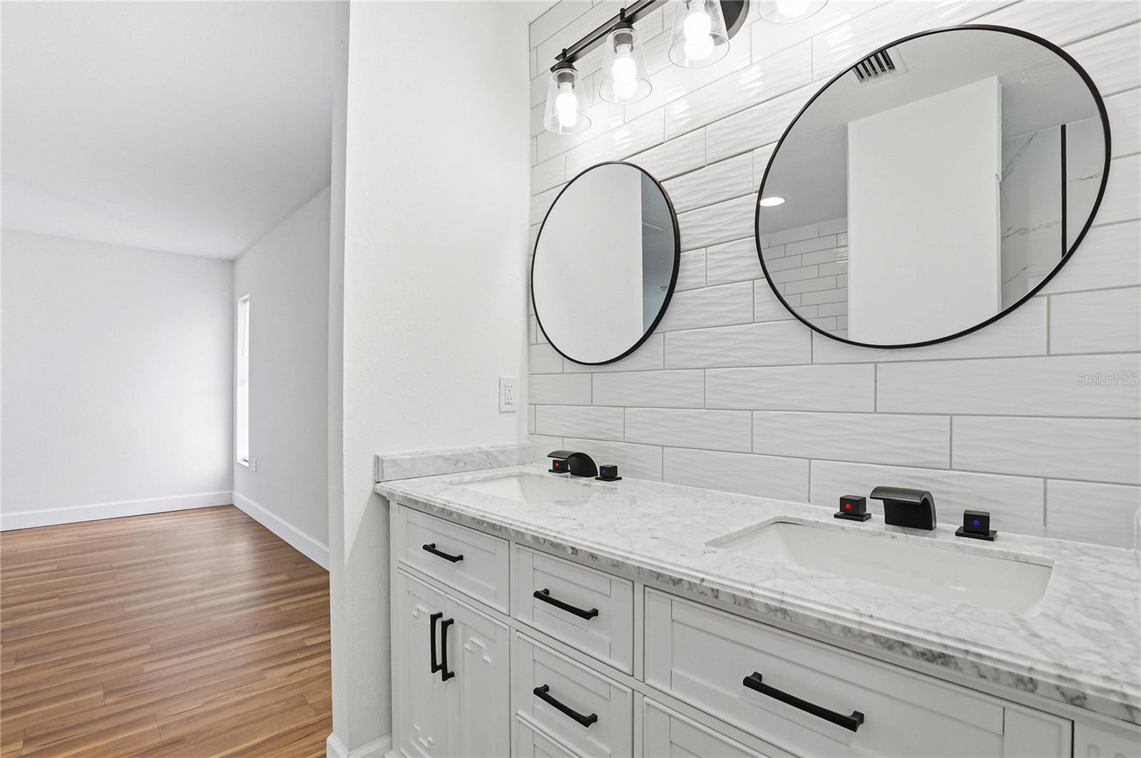 Image 62 of 98 For 403 Wendel Avenue