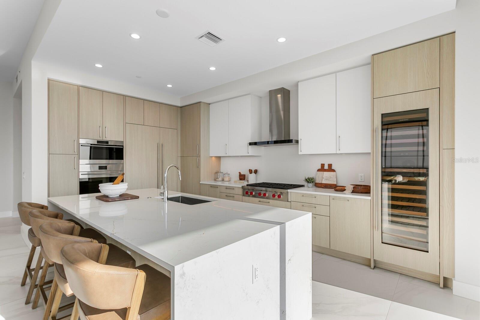 Image 7 of 36 For 275 1st Avenue S 4101