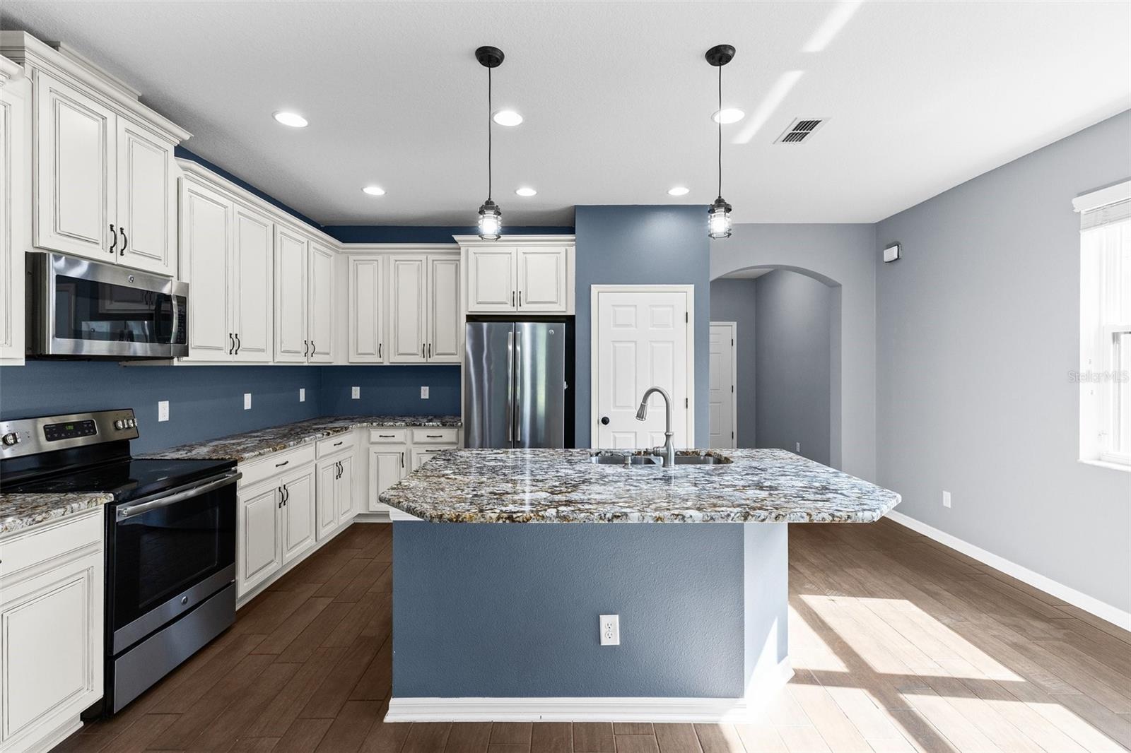 Image 5 of 46 For 1099 Multiflora Loop