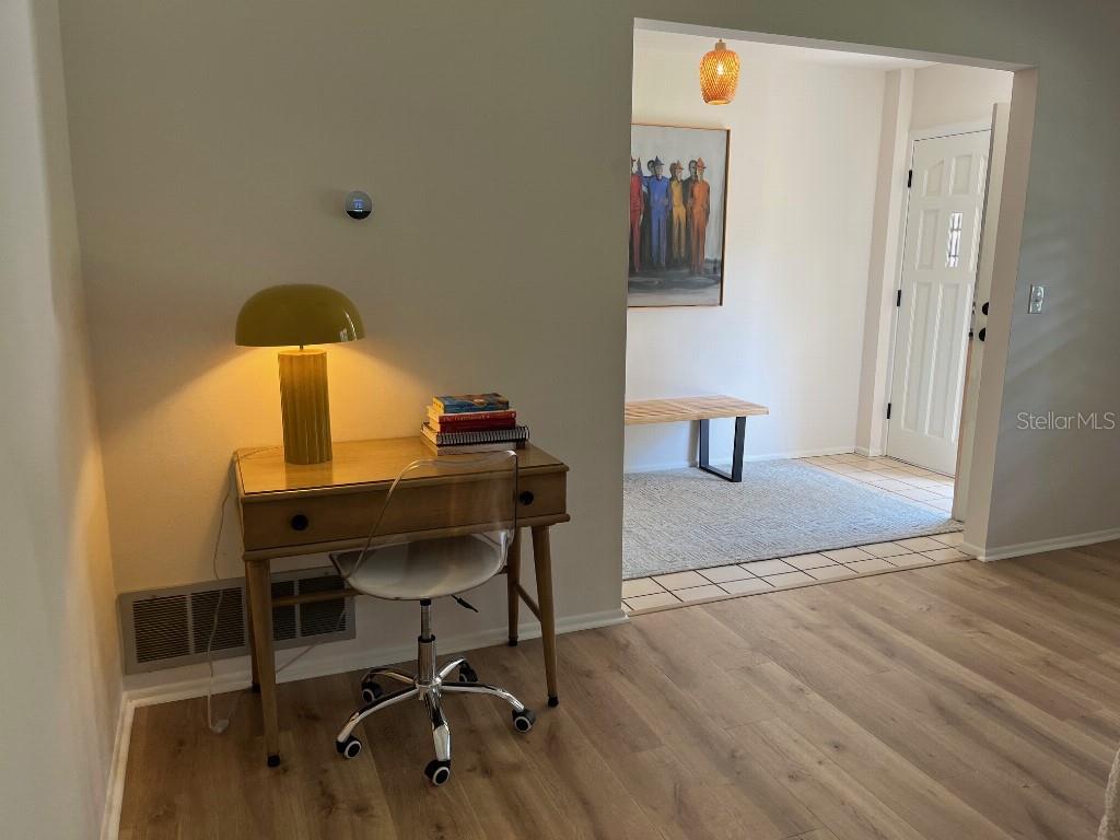 Image 15 of 35 For 1909 Deancroft Road