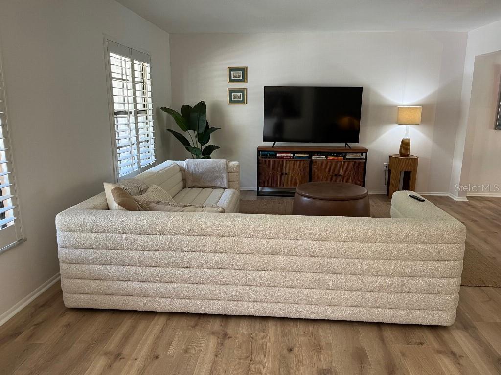 Image 16 of 35 For 1909 Deancroft Road