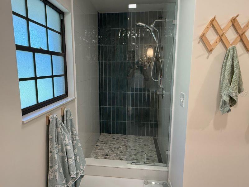 Image 21 of 35 For 1909 Deancroft Road