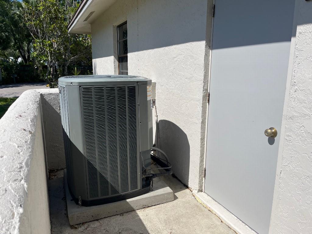 Image 26 of 35 For 1909 Deancroft Road