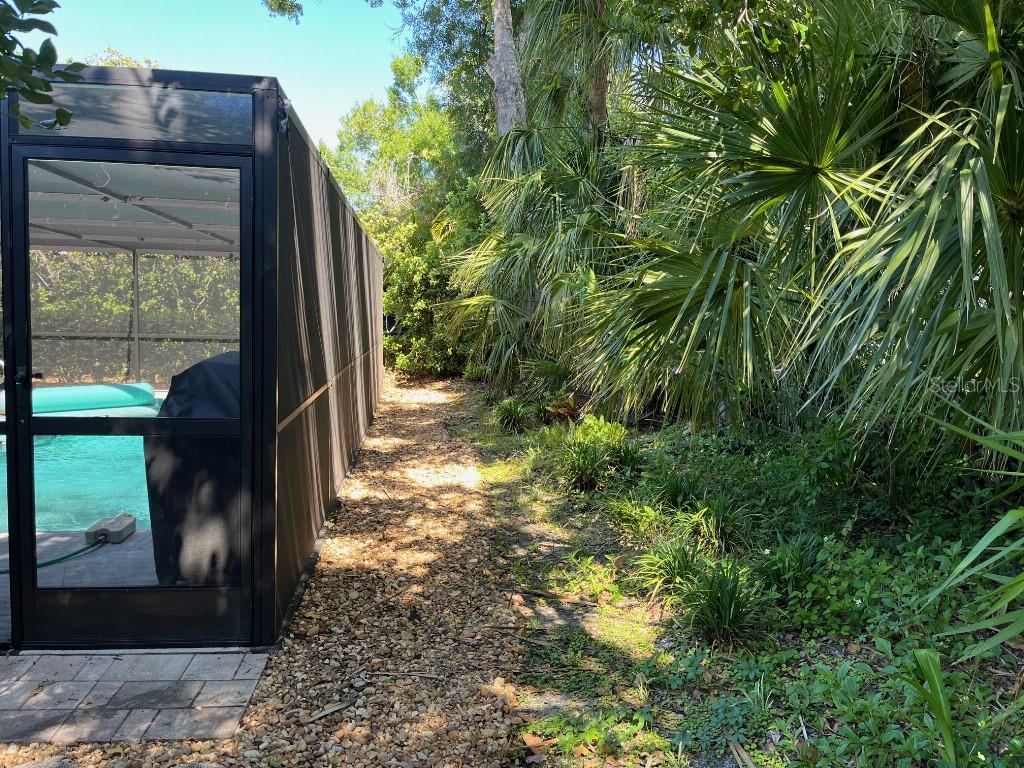 Image 29 of 35 For 1909 Deancroft Road