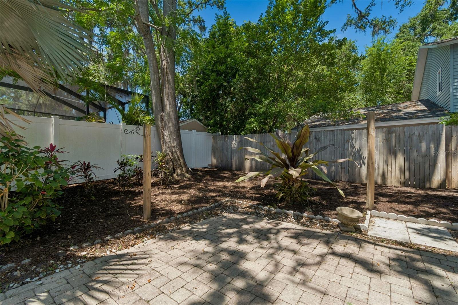 Image 19 of 28 For 321 11th Ave S