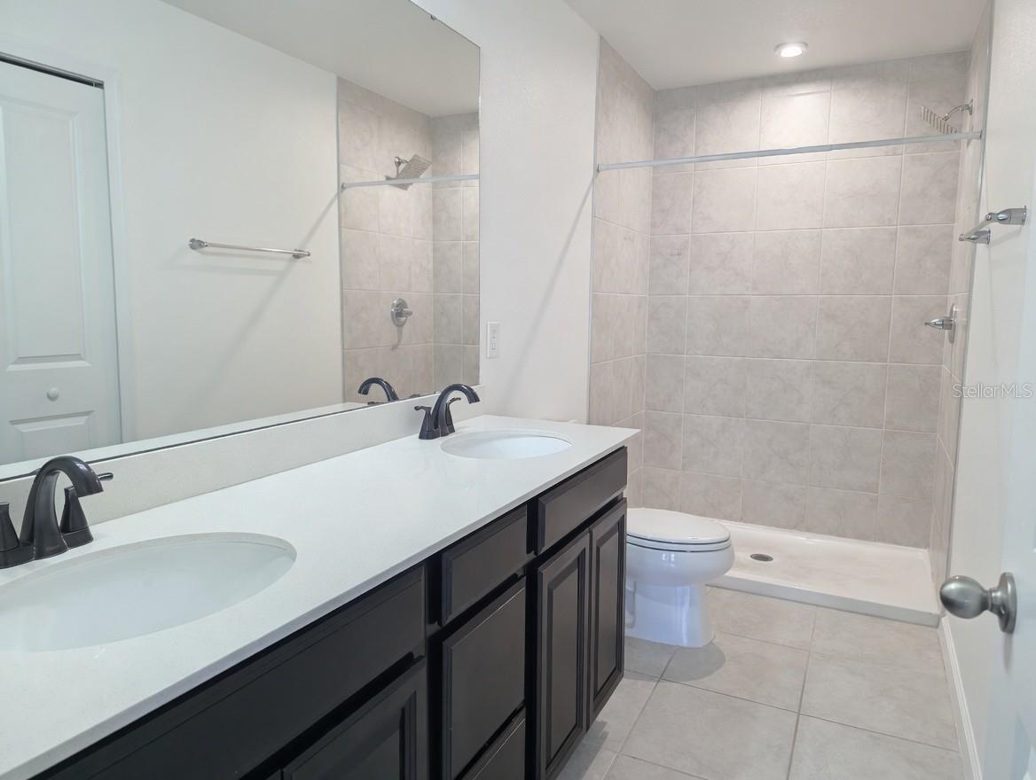 Image 10 of 16 For 2945 Rambler Ivy Loop