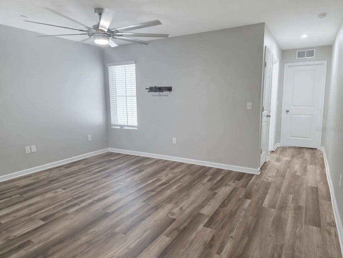 Image 11 of 16 For 2945 Rambler Ivy Loop