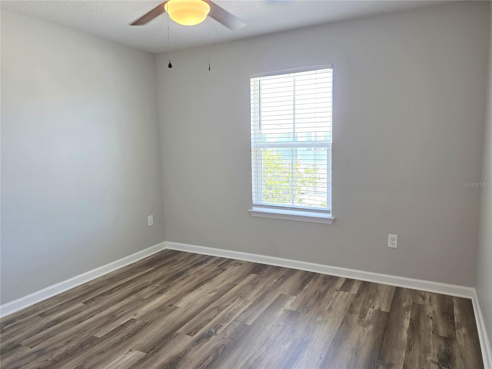 Image 13 of 16 For 2945 Rambler Ivy Loop