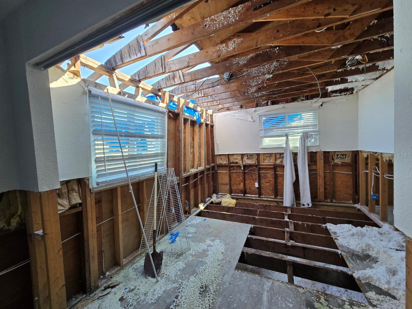 Image 13 of 27 For 3503 Shell Point Road