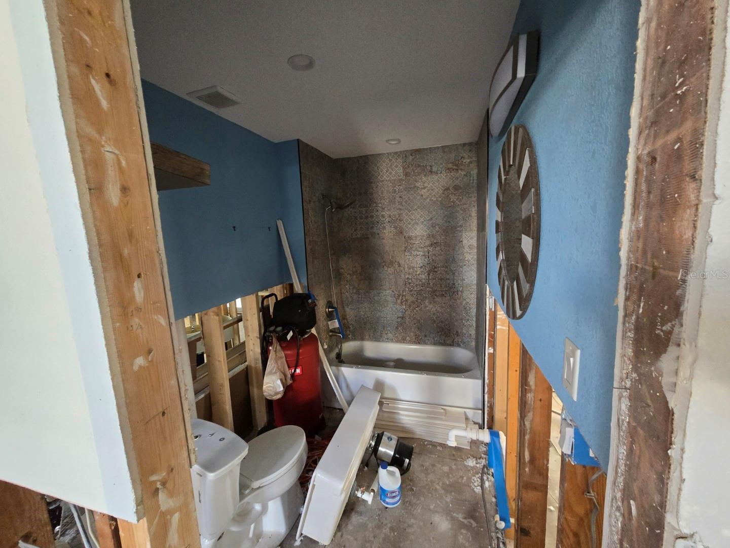 Image 15 of 27 For 3503 Shell Point Road