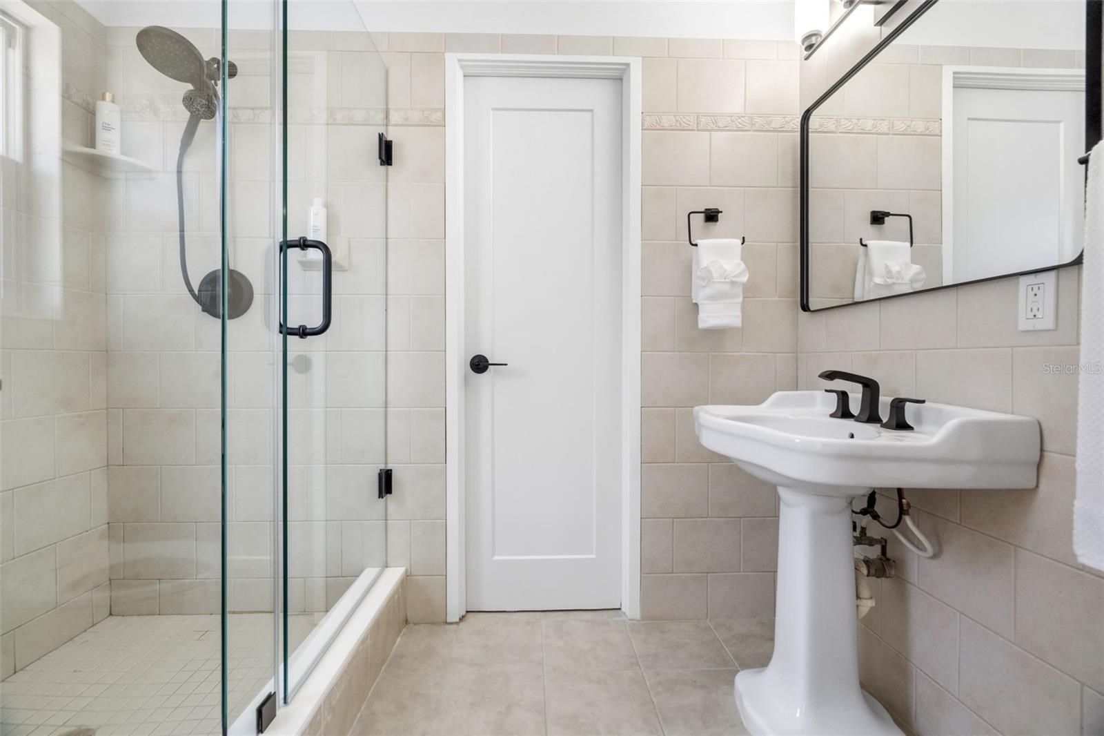 Image 14 of 27 For 11900 7th Street E