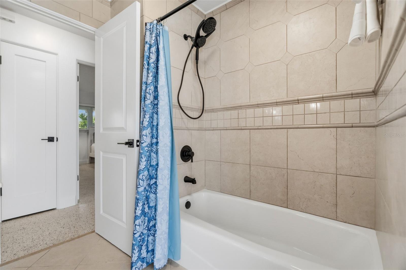 Image 24 of 27 For 11900 7th Street E