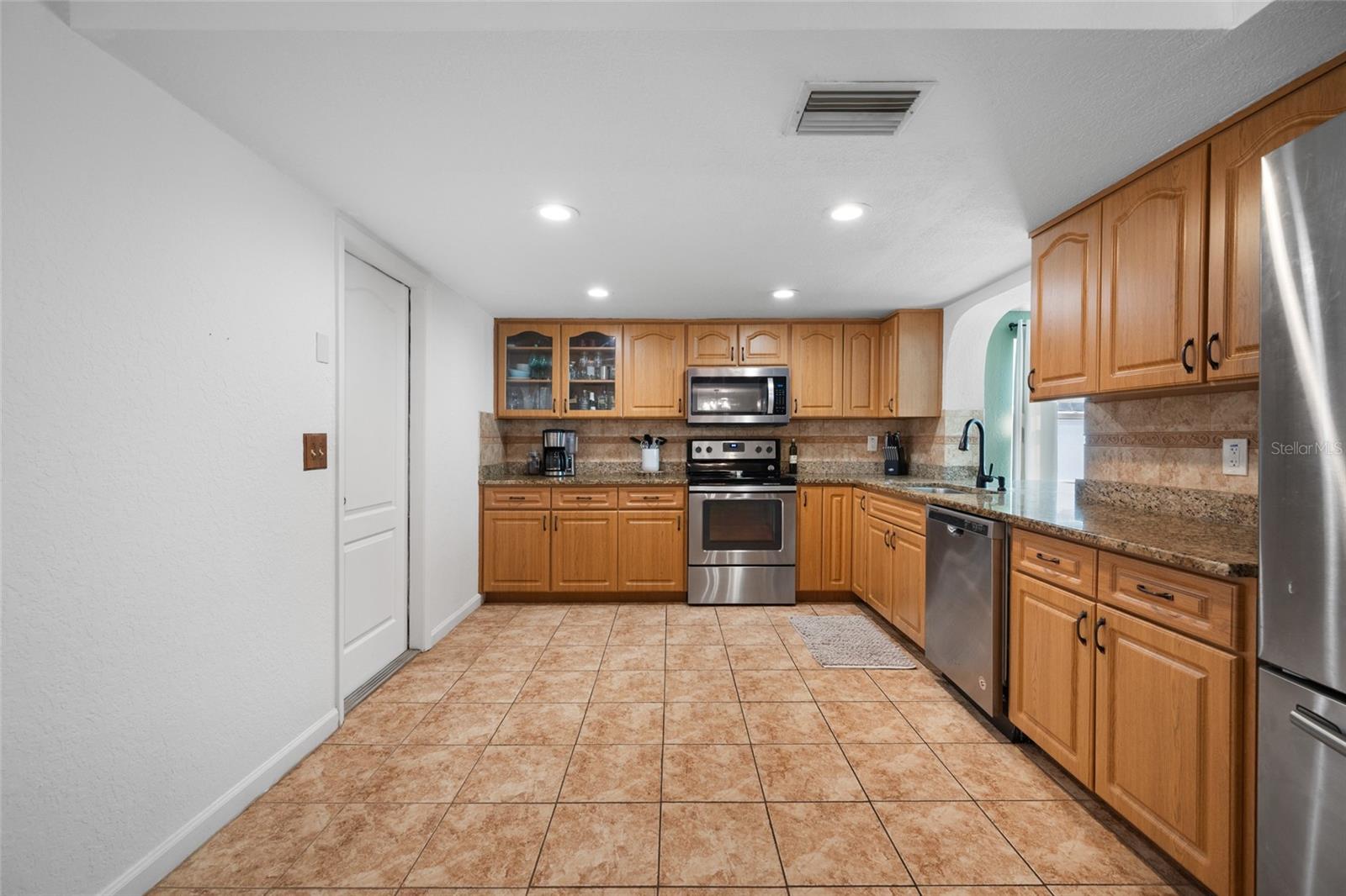 Image 10 of 58 For 5130 Victoria Lane