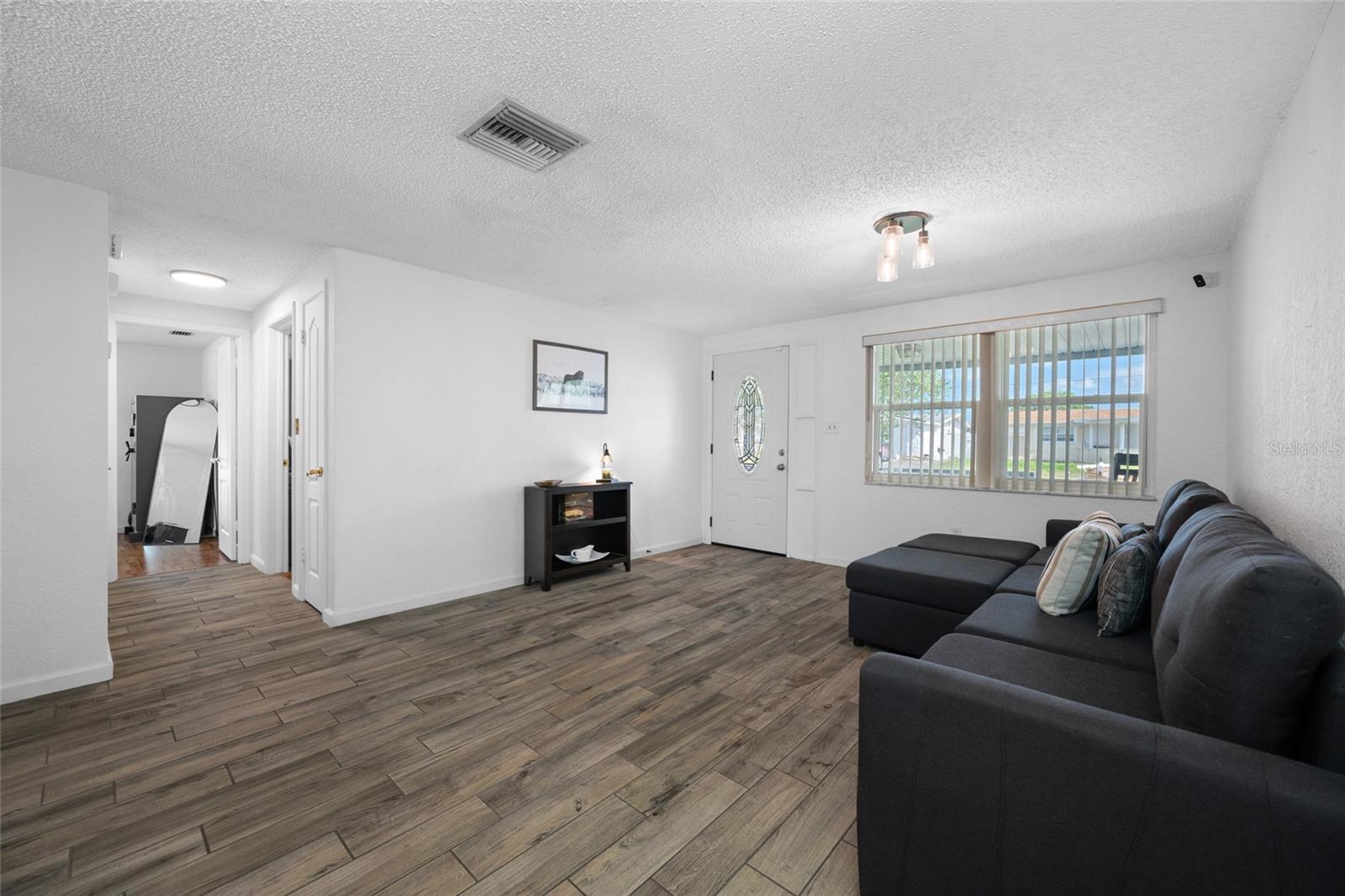 Image 14 of 58 For 5130 Victoria Lane