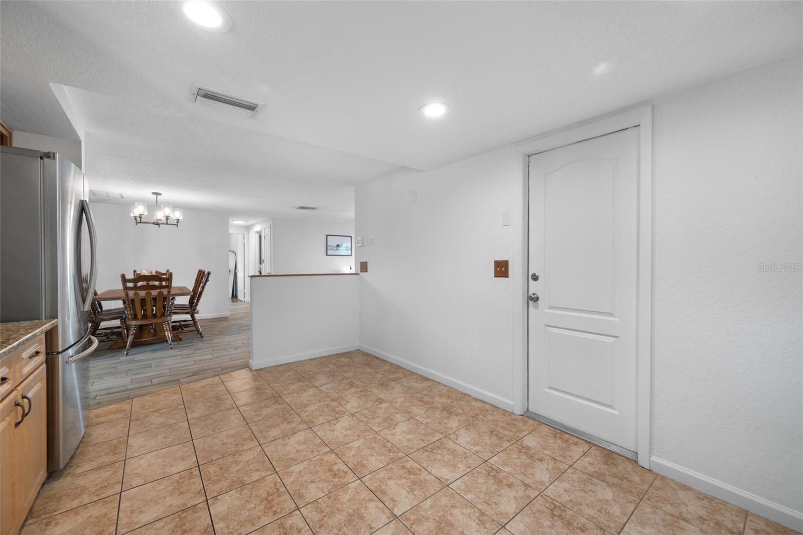 Image 19 of 58 For 5130 Victoria Lane