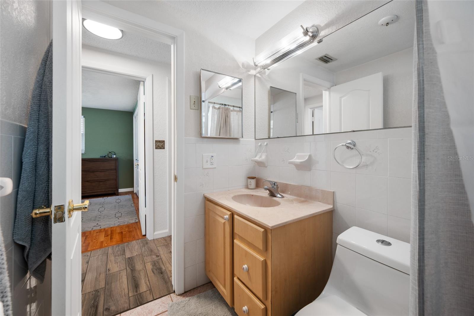 Image 25 of 58 For 5130 Victoria Lane