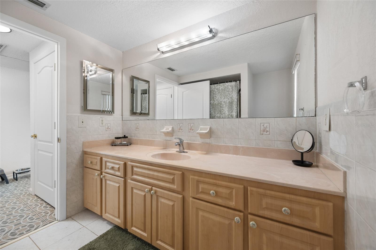 Image 29 of 58 For 5130 Victoria Lane