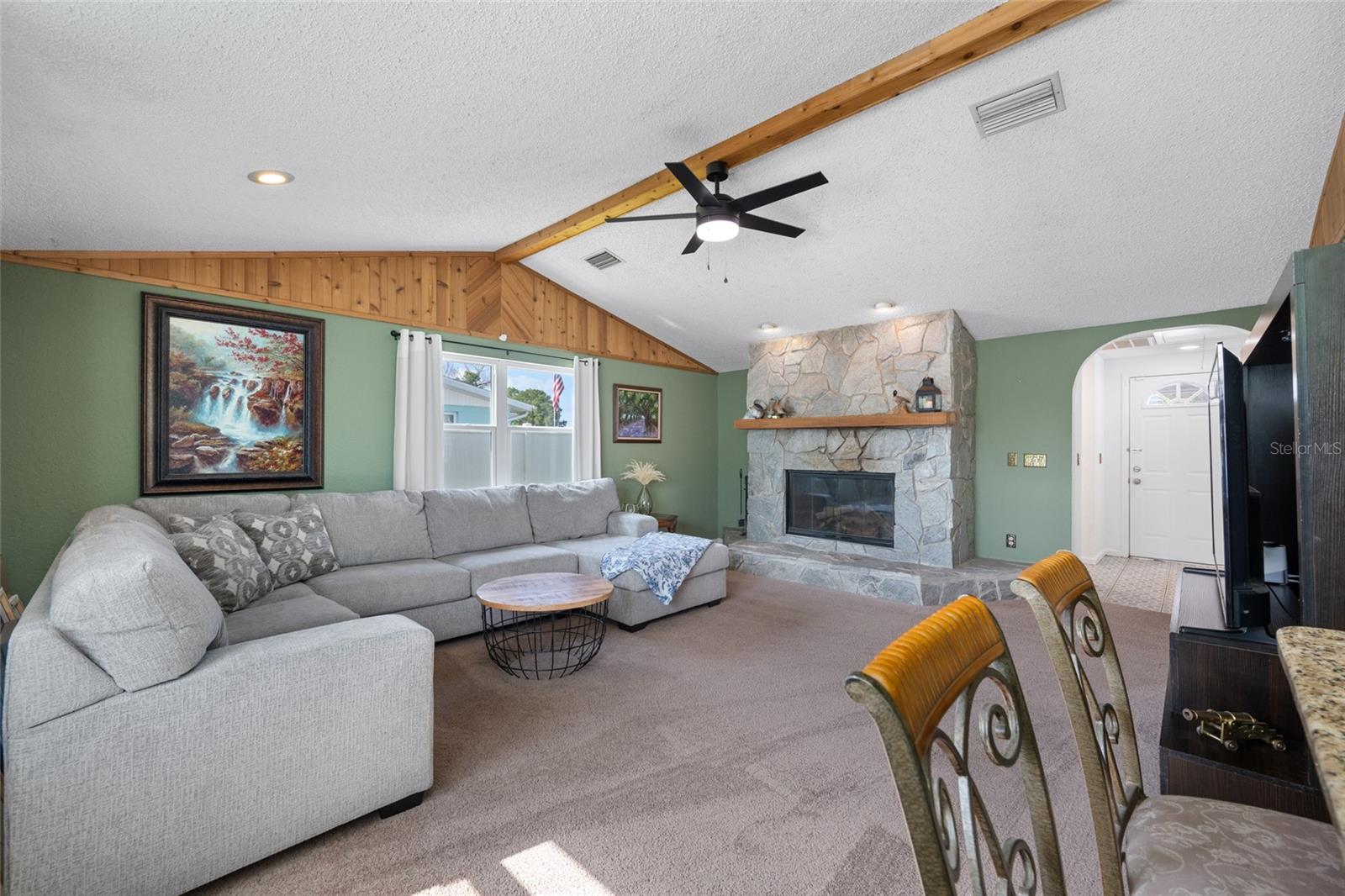 Image 5 of 58 For 5130 Victoria Lane