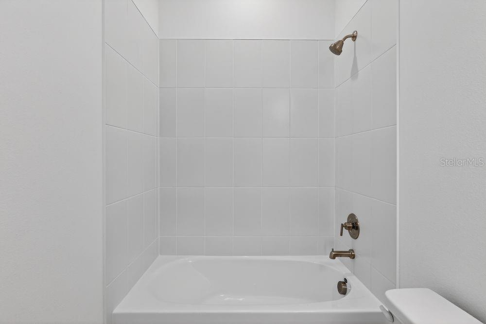 Image 11 of 41 For 35090 Emberview Drive