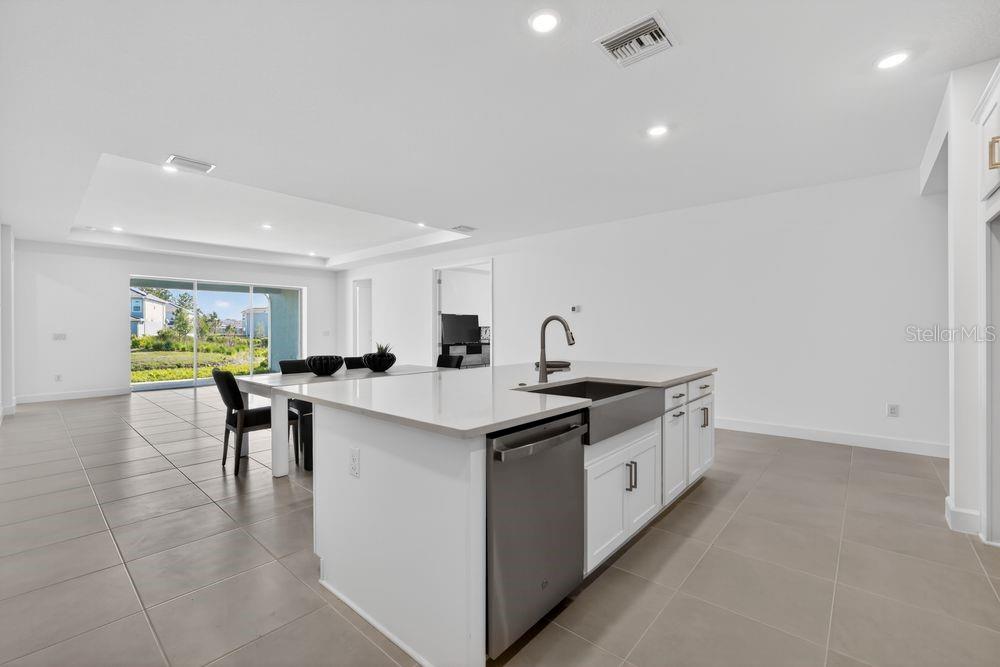 Image 4 of 41 For 35090 Emberview Drive