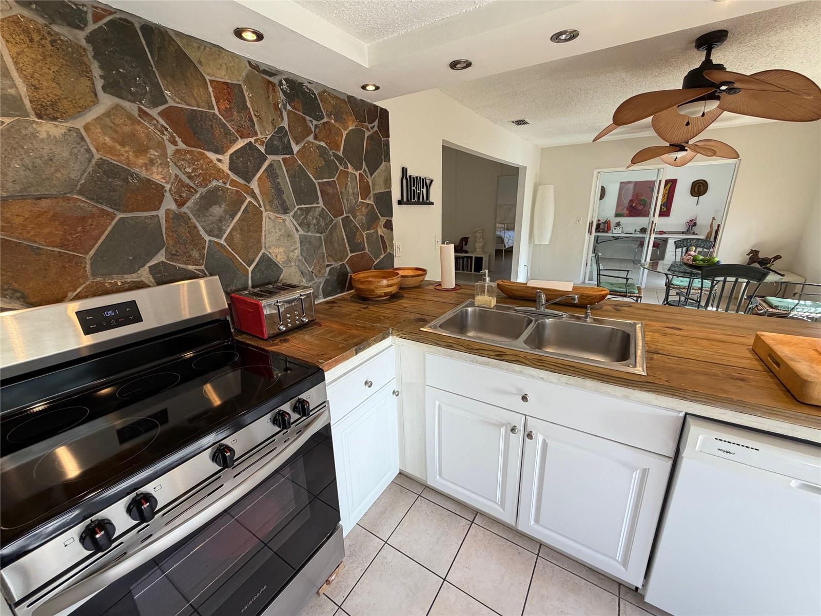 Image 16 of 69 For 13304 Wagner Drive