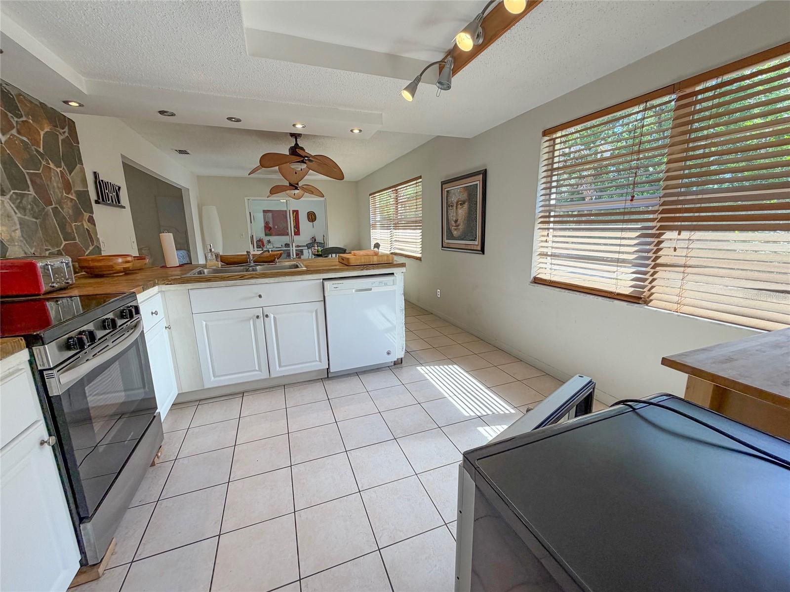 Image 18 of 69 For 13304 Wagner Drive