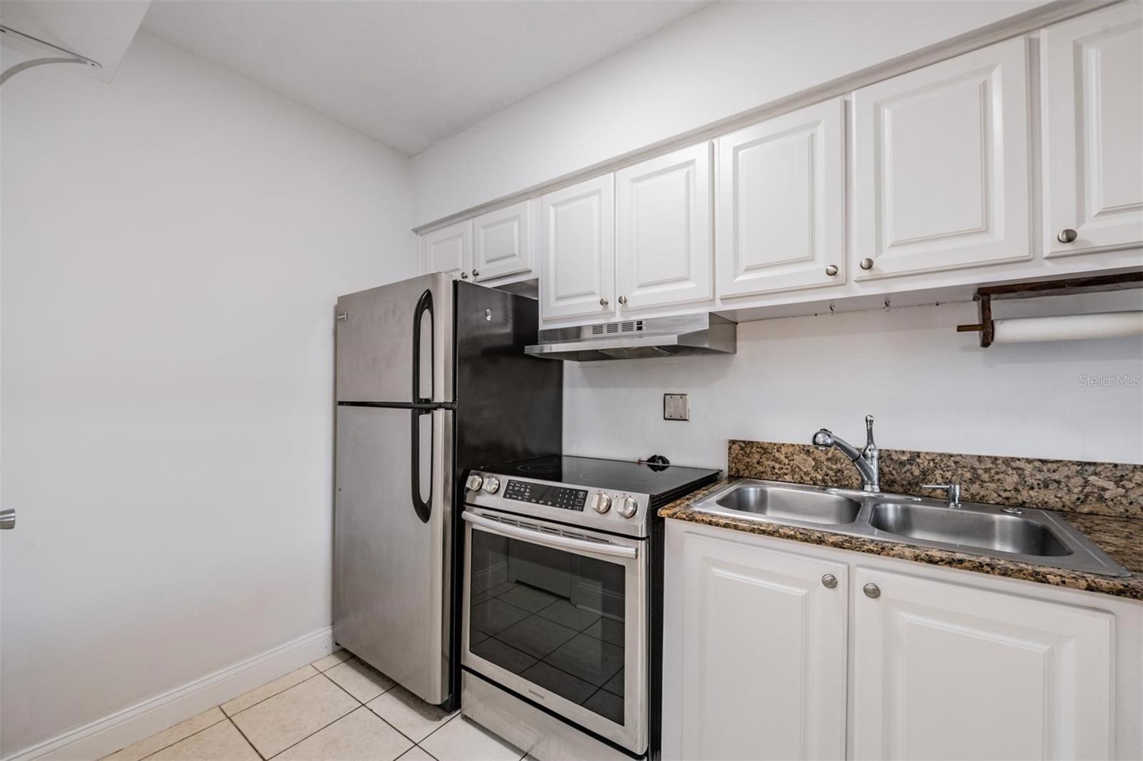 Image 10 of 27 For 120 Church Avenue 206