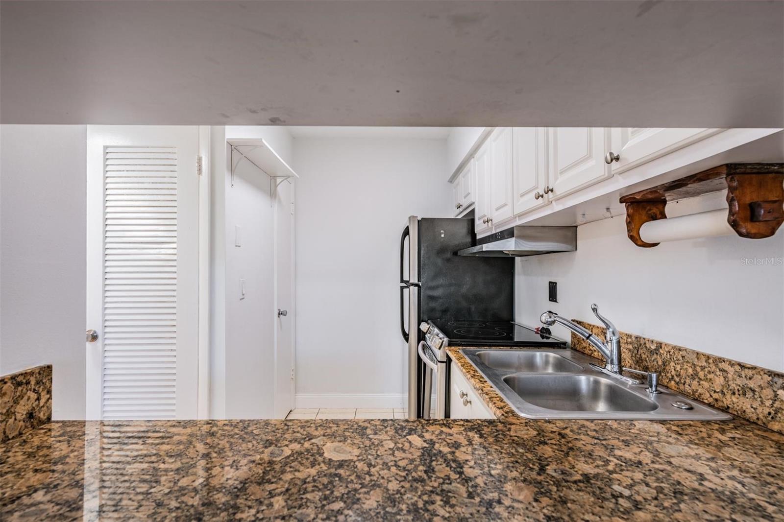 Image 14 of 27 For 120 Church Avenue 206