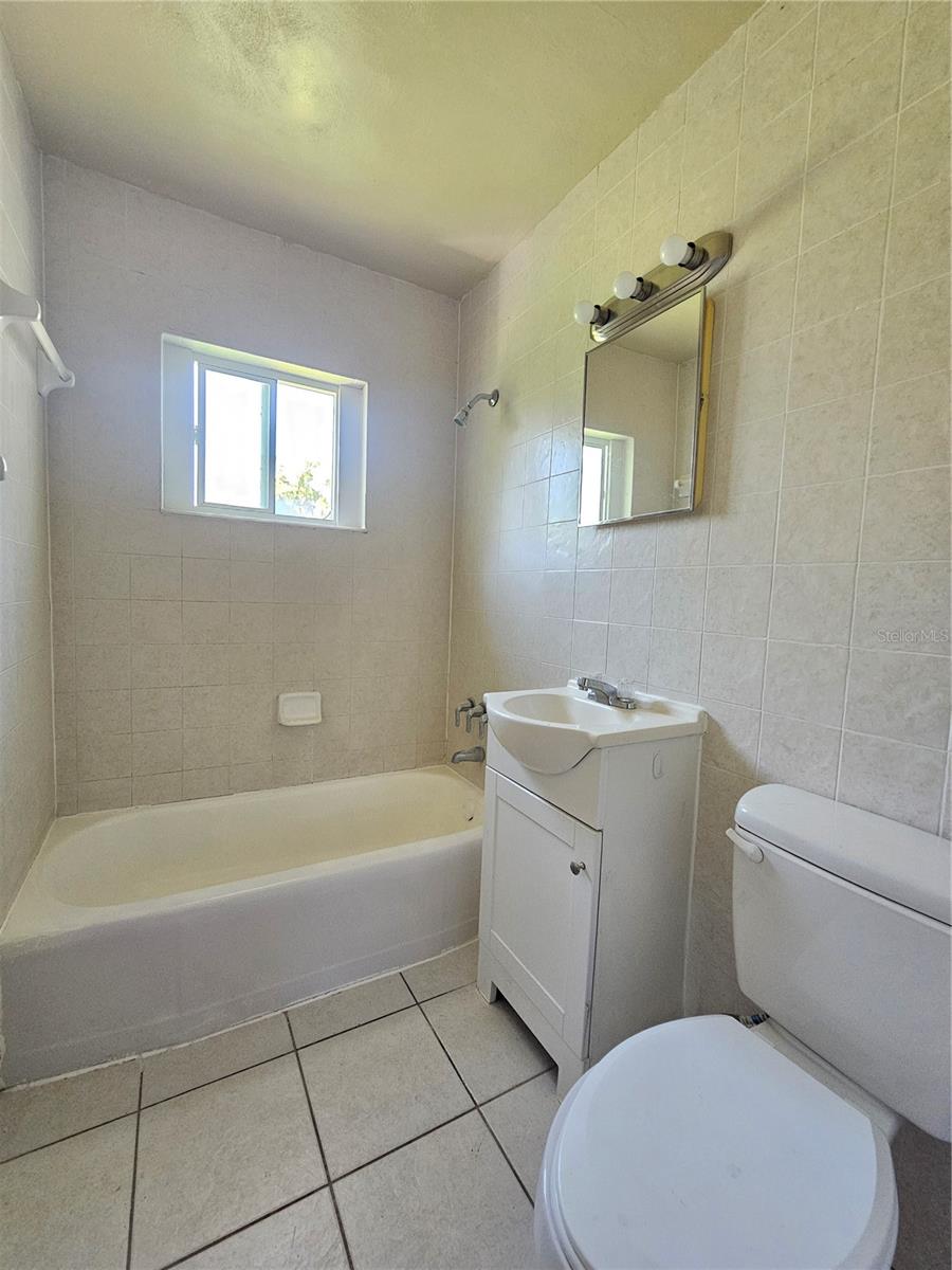 Image 12 of 17 For 2235 Lakeview Street