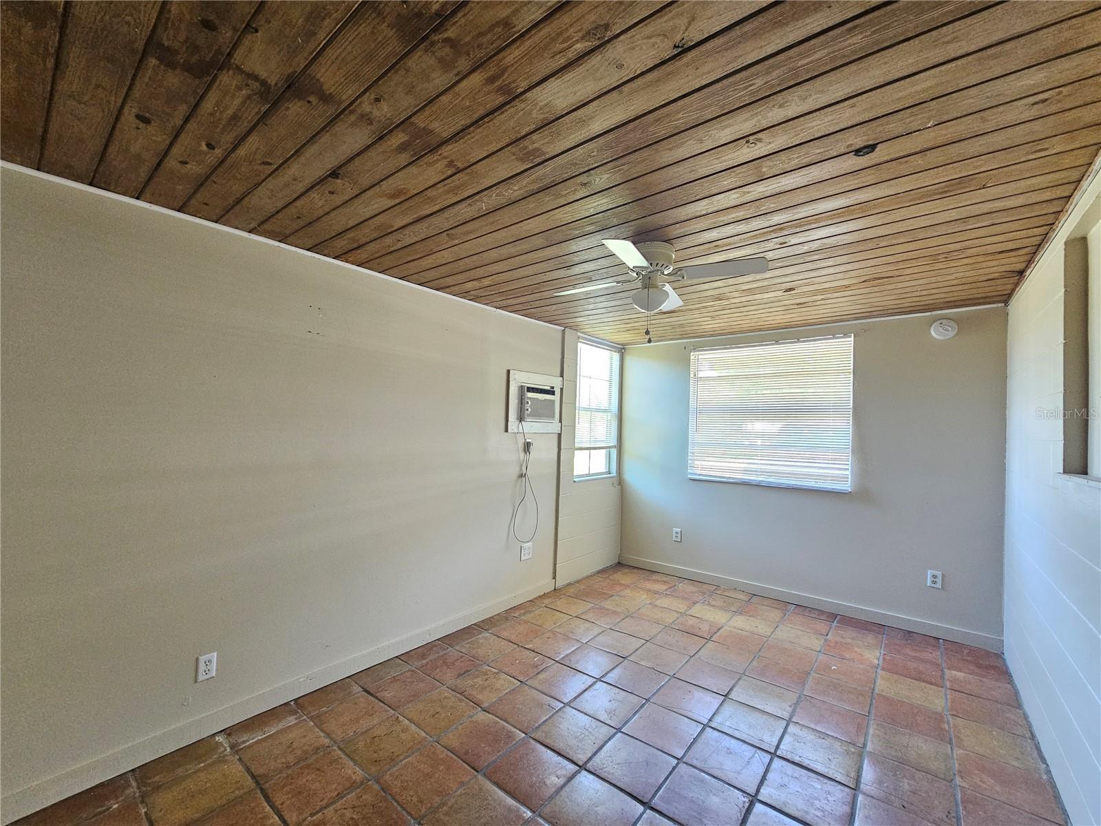 Image 14 of 17 For 2235 Lakeview Street