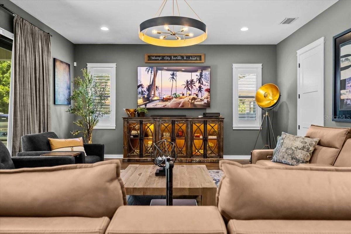 Image 13 of 44 For 3804 Darwin Avenue