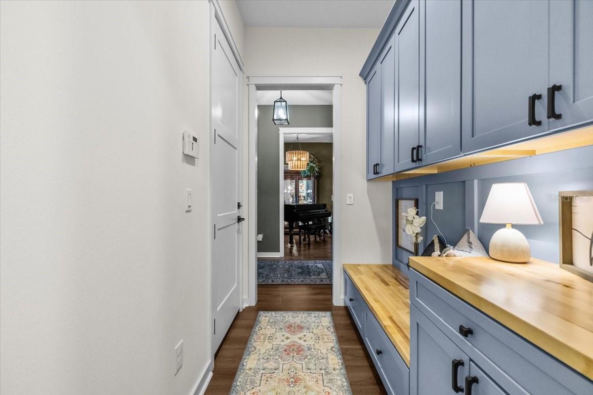 Image 19 of 44 For 3804 Darwin Avenue