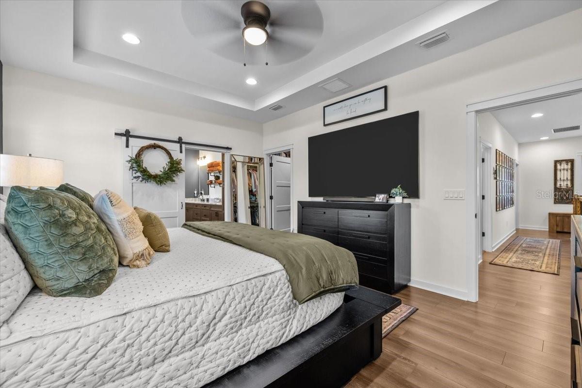 Image 22 of 44 For 3804 Darwin Avenue