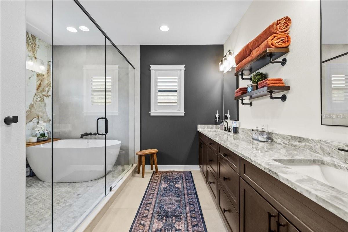 Image 25 of 44 For 3804 Darwin Avenue